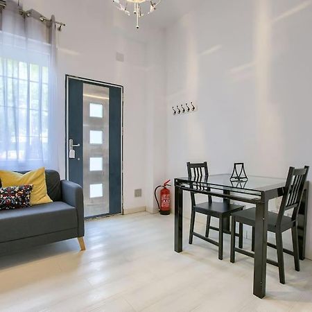Cozy Getaway In Madrid Apartment Bagian luar foto