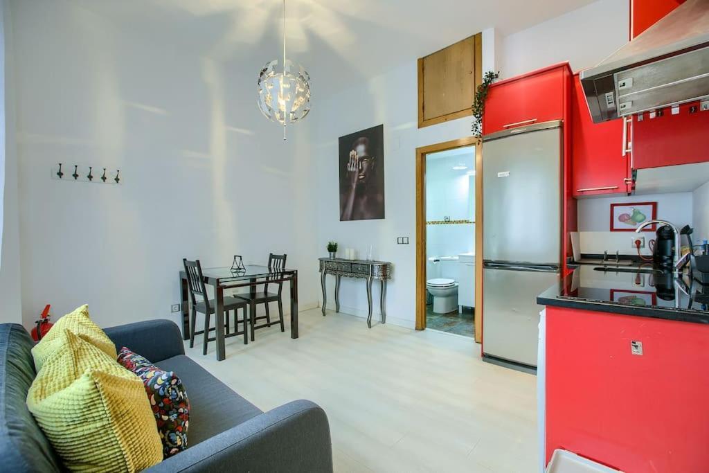 Cozy Getaway In Madrid Apartment Bagian luar foto